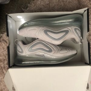 Air Max 720 size 8.5